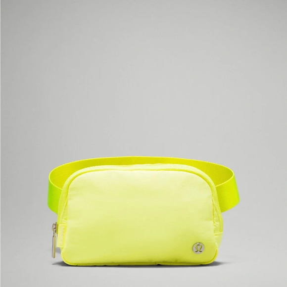 🆕 Lululemon Everywhere Belt Bag - Electric Lemon - Picture 5 of 5